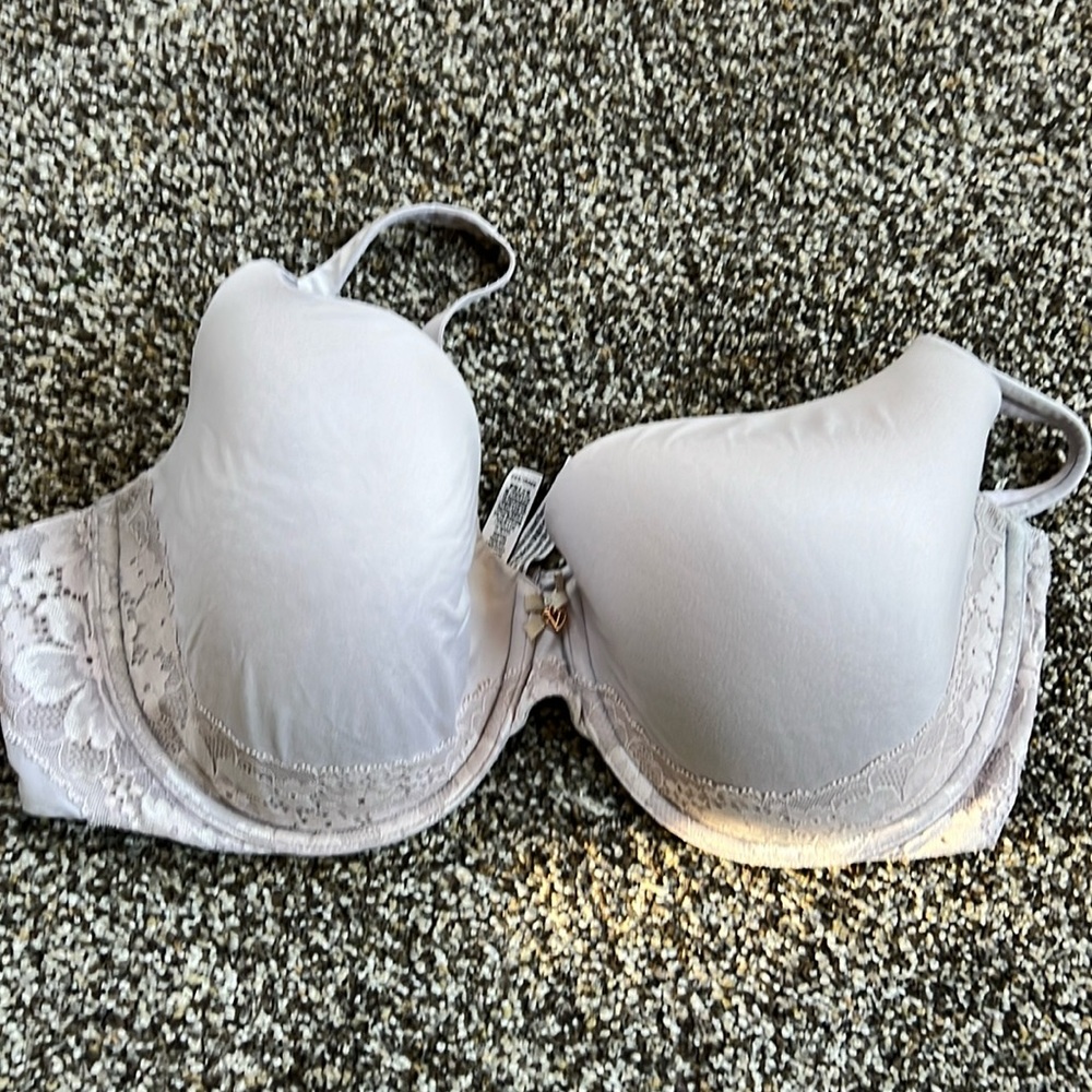 Victoria’s Secret Body by Victoria - 38DD